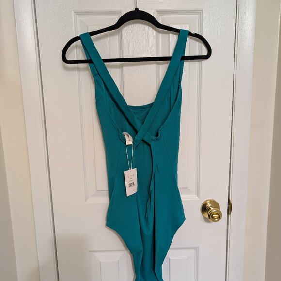 Andie Tulum Peak Teal in L/T - Picture 1 of 5